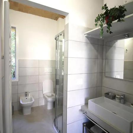 Coral Modern Design & Free Parking Apartment