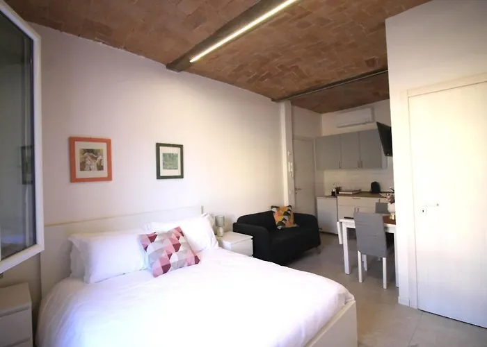 Coral Modern Design & Free Parking