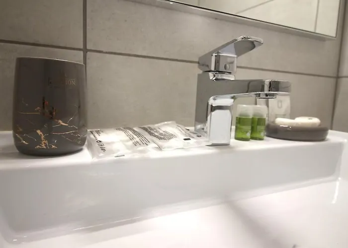 Coral Modern Design & Free Parking *